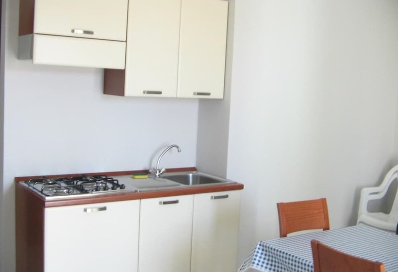 فندق Resort Isola Rossa