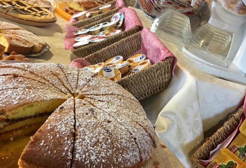 فندق Ristorante Casa Rossa