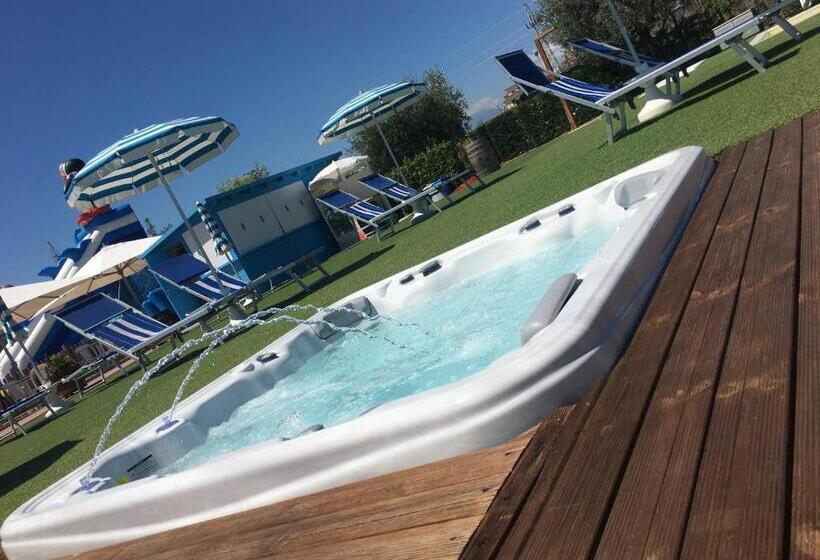 فندق Ristorante Casa Rossa