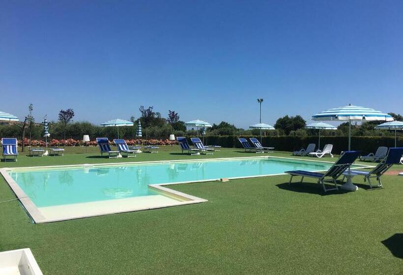 فندق Ristorante Casa Rossa