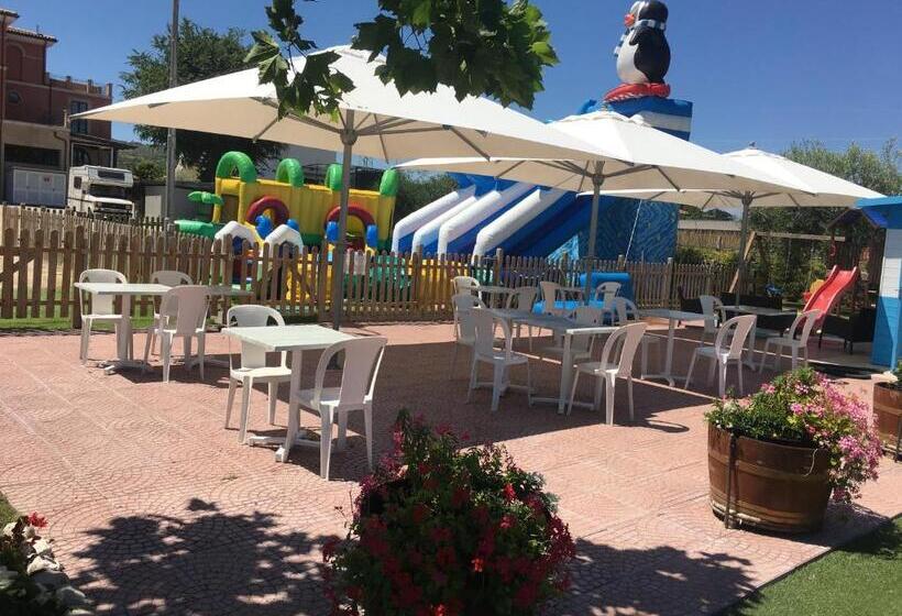 فندق Ristorante Casa Rossa