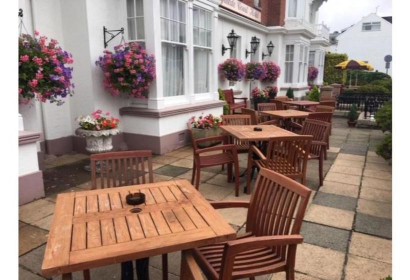 ホテル Runnymede Court