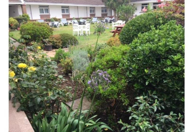 ホテル Runnymede Court