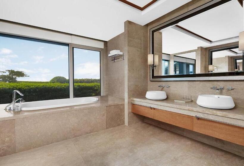 Отель Sheraton Qiandao Lake Resort