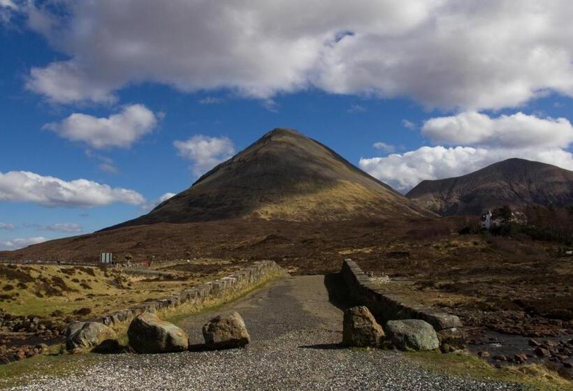 Отель Sligachan