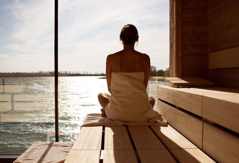 호텔 St. Martins Therme & Lodge