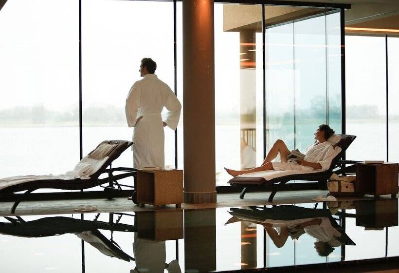 호텔 St. Martins Therme & Lodge