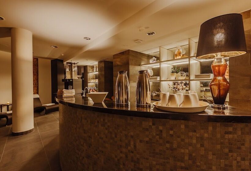 هتل Swissôtel Resort Sochi Kamelia