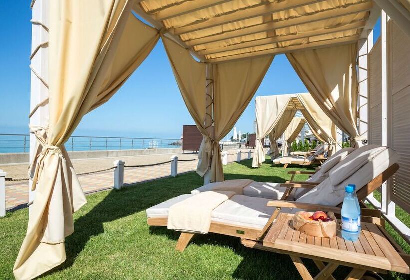 هتل Swissôtel Resort Sochi Kamelia