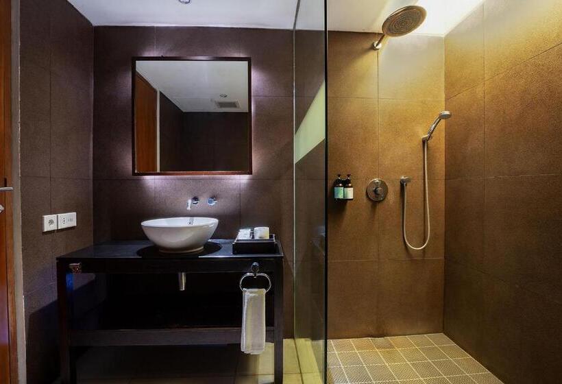 בית מלון כפרי The 1o1 Bali Fontana Seminyak