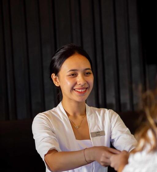 ホテル The 1o1 Bali Fontana Seminyak