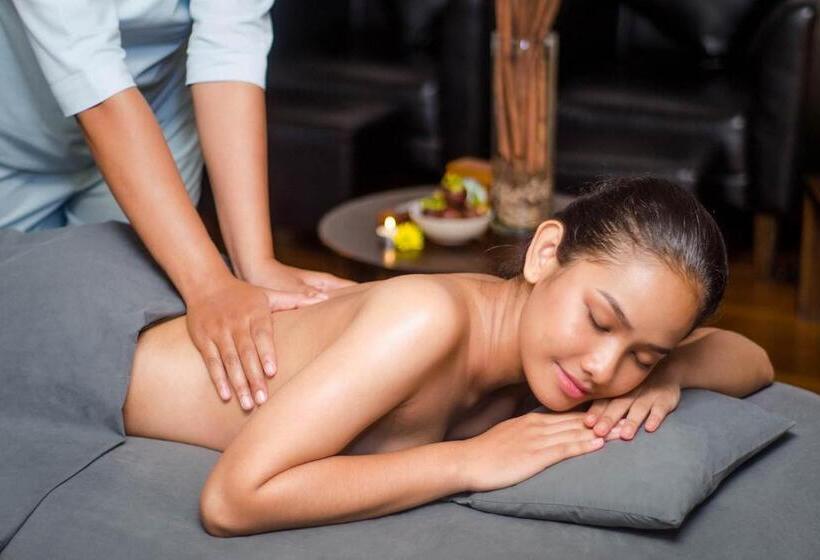 ホテル The 1o1 Bali Fontana Seminyak