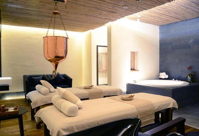 ホテル The 1o1 Bali Fontana Seminyak