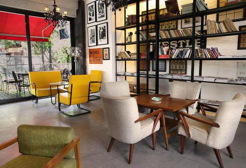 ホテル The 1o1 Bali Fontana Seminyak