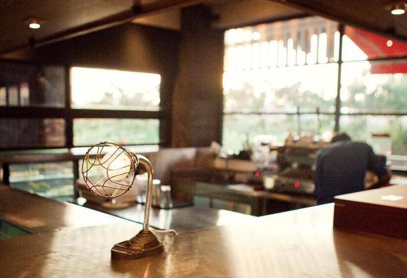 ホテル The 1o1 Bali Fontana Seminyak