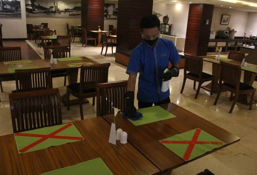 בית מלון כפרי The 1o1 Malang Oj