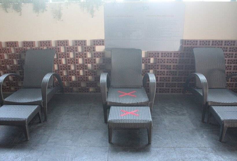 בית מלון כפרי The 1o1 Malang Oj