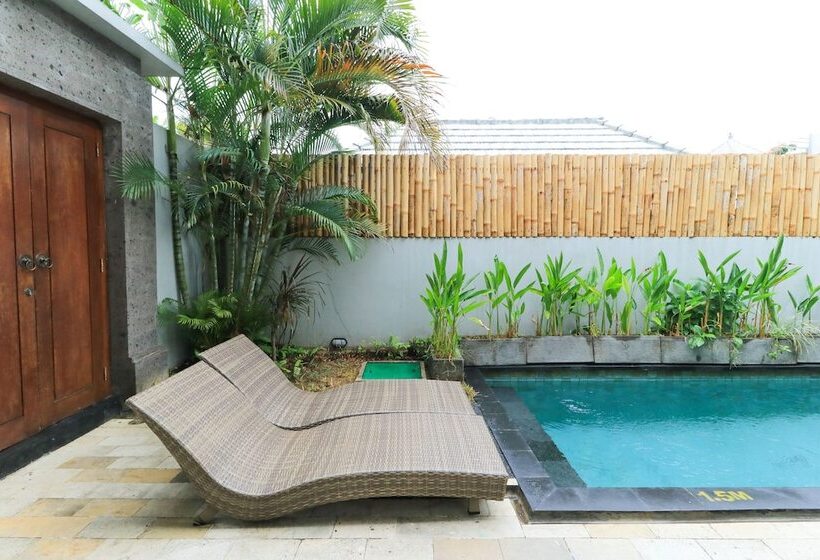 ホテル The Widyas Bali Villa