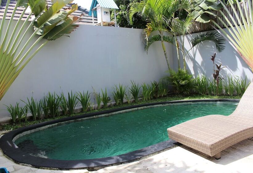 ホテル The Widyas Bali Villa