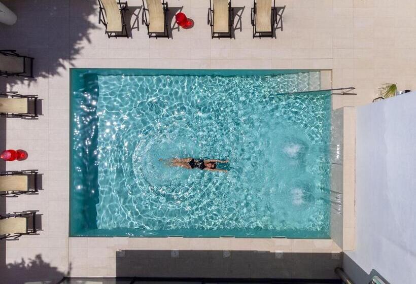 هتل Tiffany & Resort