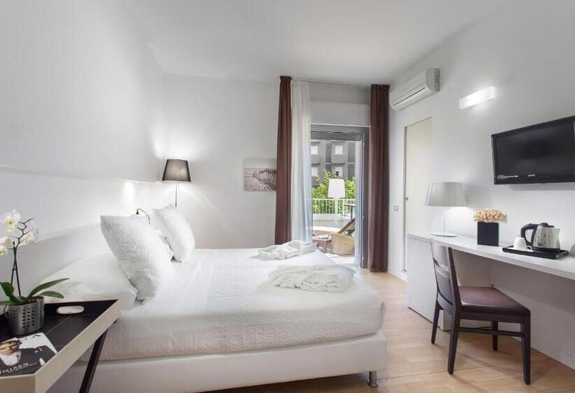 هتل Tiffany & Resort