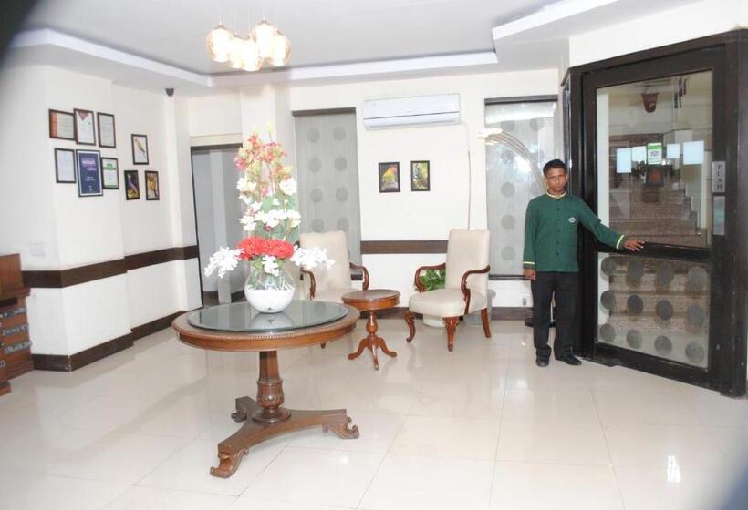 酒店 Tourist Deluxe