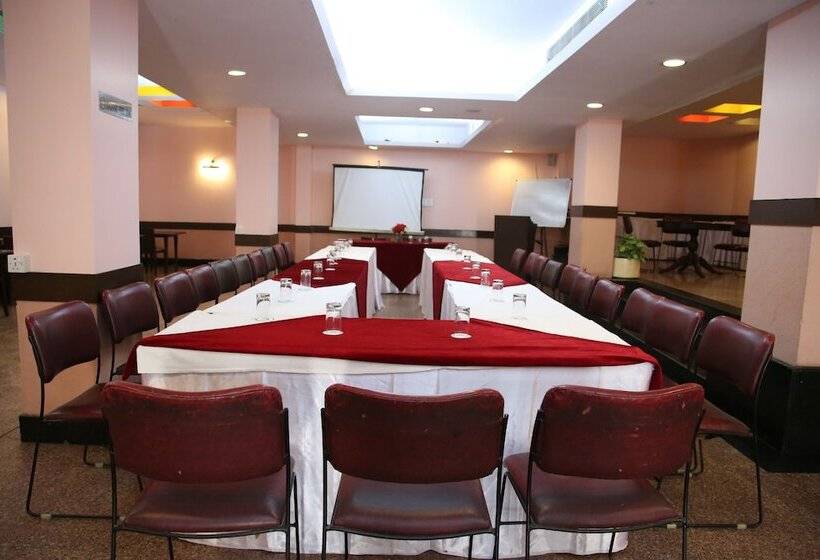 酒店 Tourist Deluxe