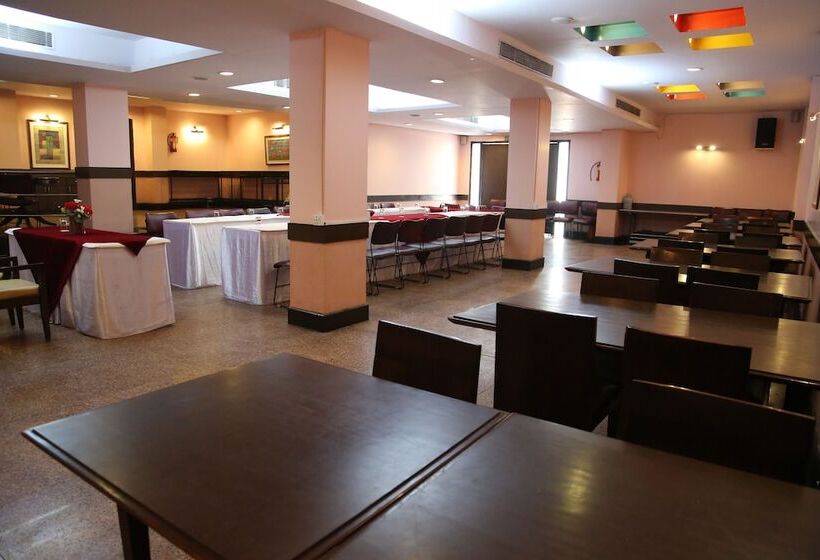 酒店 Tourist Deluxe