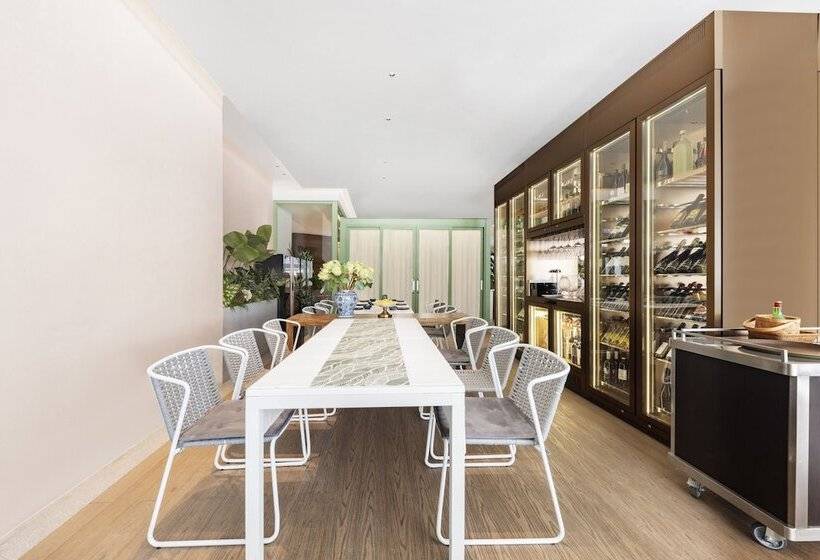 Vanburgh Hotel   Free Shuttle Bus Transfer During Canton Fair