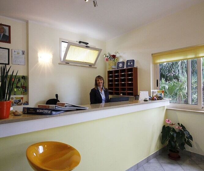 Курорт Baia Di Trainiti