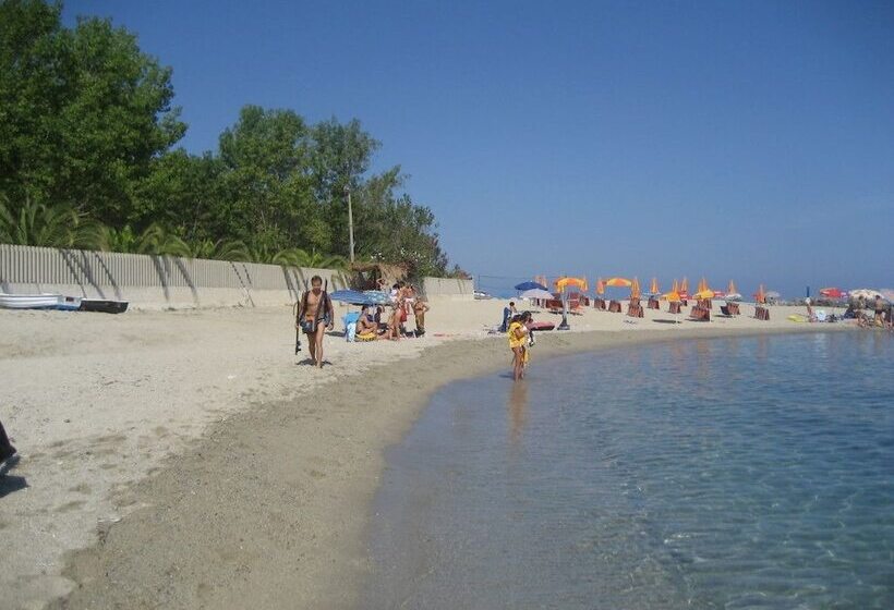 Курорт Baia Di Trainiti