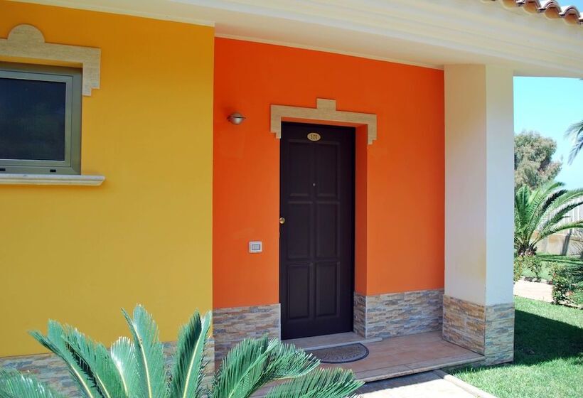 Курорт Baia Di Trainiti