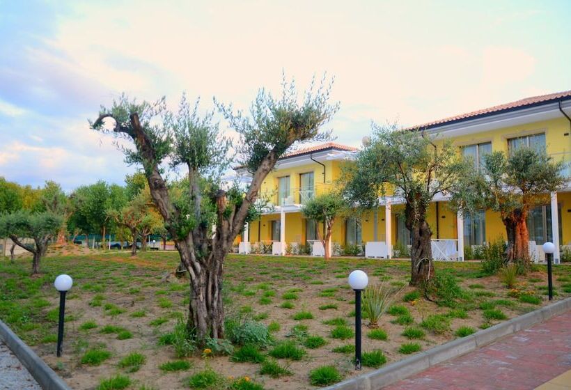 Курорт Baia Di Trainiti