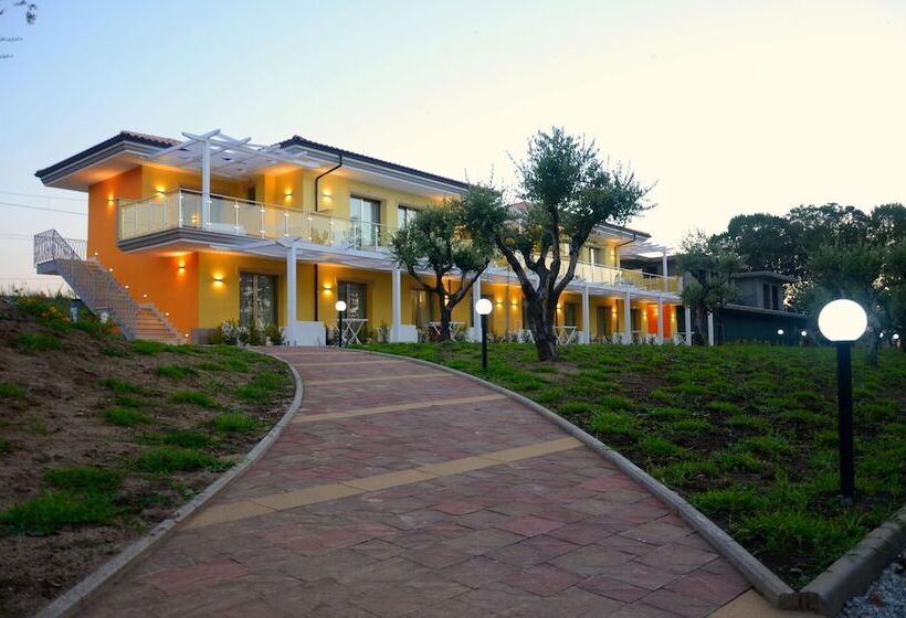 Курорт Baia Di Trainiti