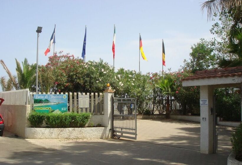 Курорт Baia Di Trainiti