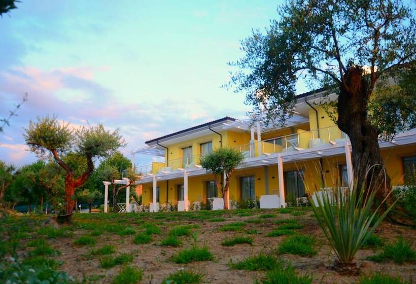 Курорт Baia Di Trainiti