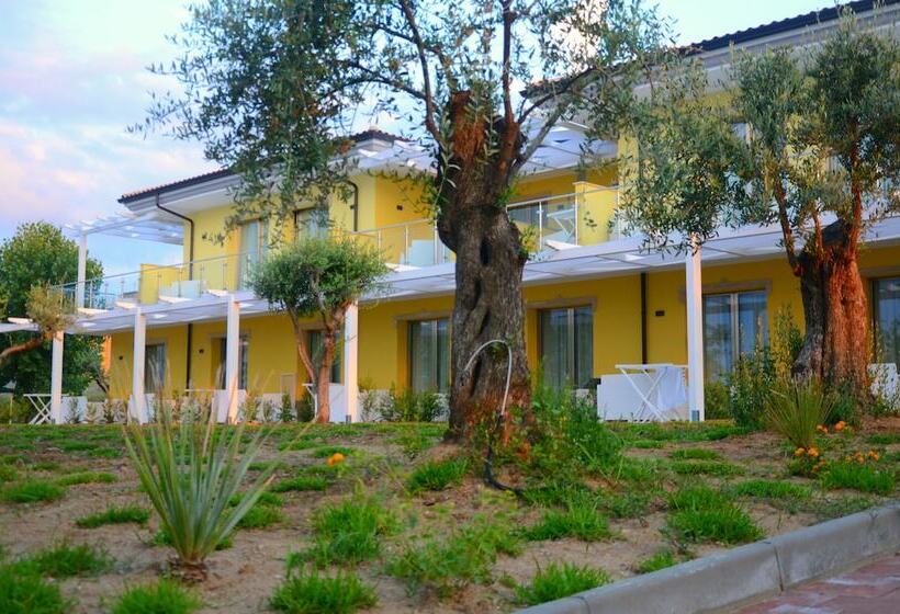 Курорт Baia Di Trainiti