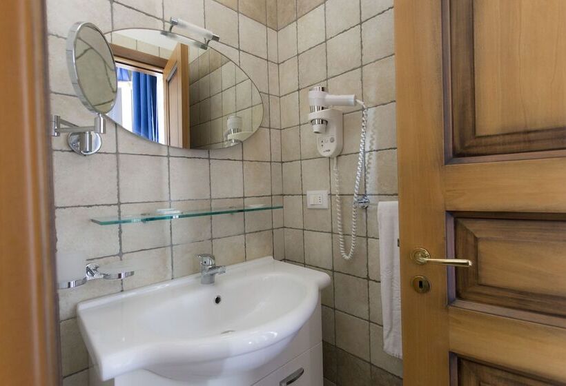 استراحتگاه Residence Portoselvaggio