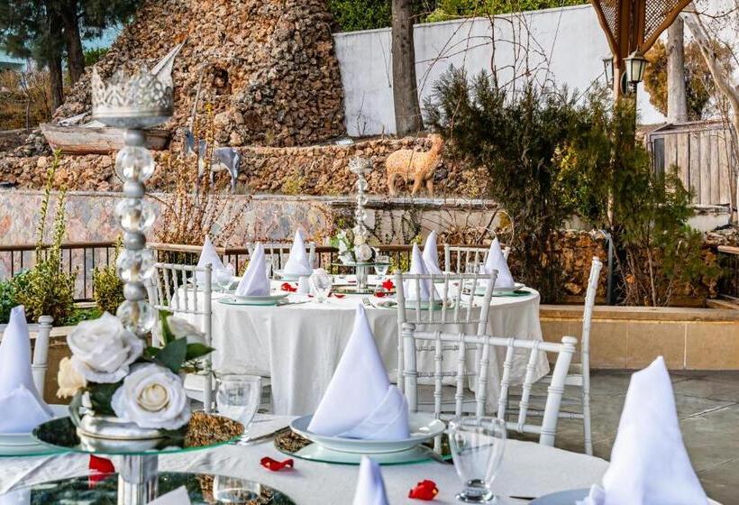 استراحتگاه Ugurlu Termal Tatil Köyü