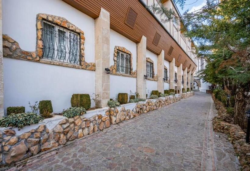 استراحتگاه Ugurlu Termal Tatil Köyü