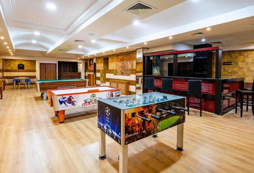 استراحتگاه Ugurlu Termal Tatil Köyü