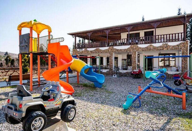 استراحتگاه Ugurlu Termal Tatil Köyü