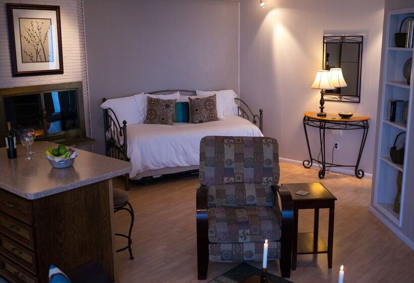 فندق Arctic Fox Inn