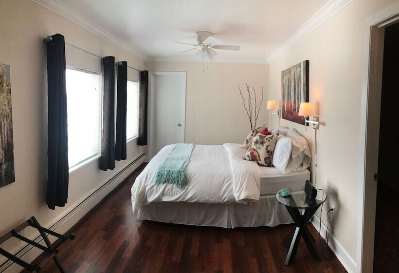 فندق Arctic Fox Inn