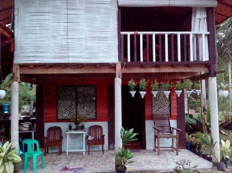 호텔 Batuan Hammock Hostel