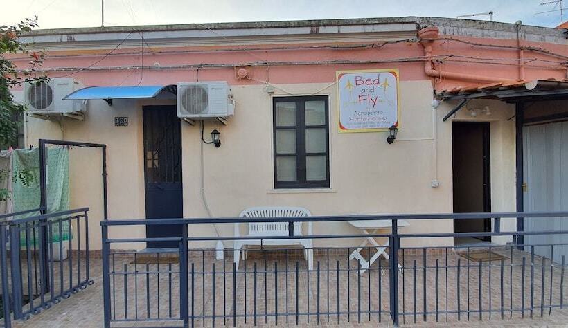 Отель Bed And Fly Aeroporto Fontanarossa Reception H24