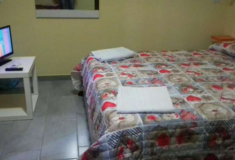 Отель Bed And Fly Aeroporto Fontanarossa Reception H24