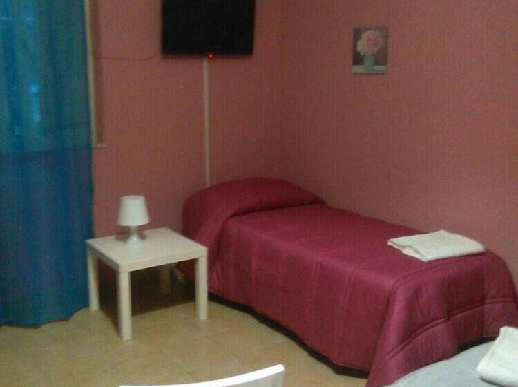 Отель Bed And Fly Aeroporto Fontanarossa Reception H24