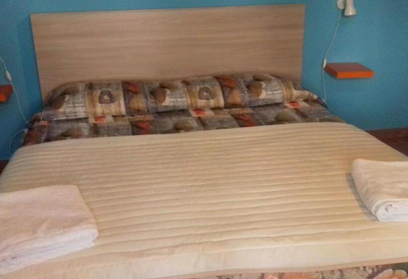 Отель Bed And Fly Aeroporto Fontanarossa Reception H24