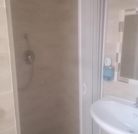 Отель Bed And Fly Aeroporto Fontanarossa Reception H24